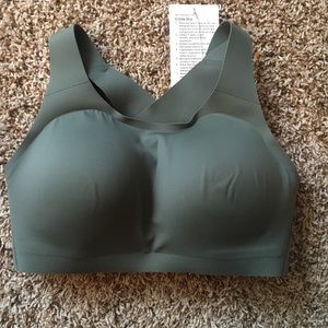 NWT-LULULEMON Enlite 34DD Sports Bra